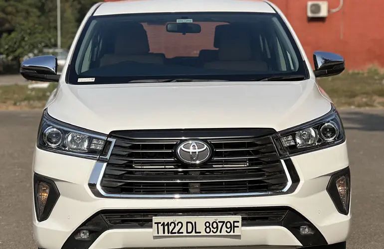 Toyota innova crysta. Book at π6002973251